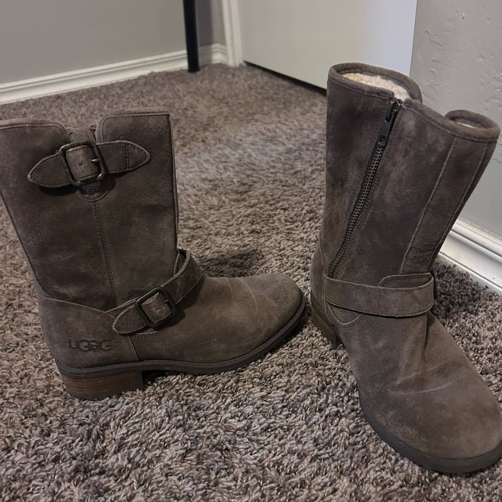 Ugg boots woman’s size 6
